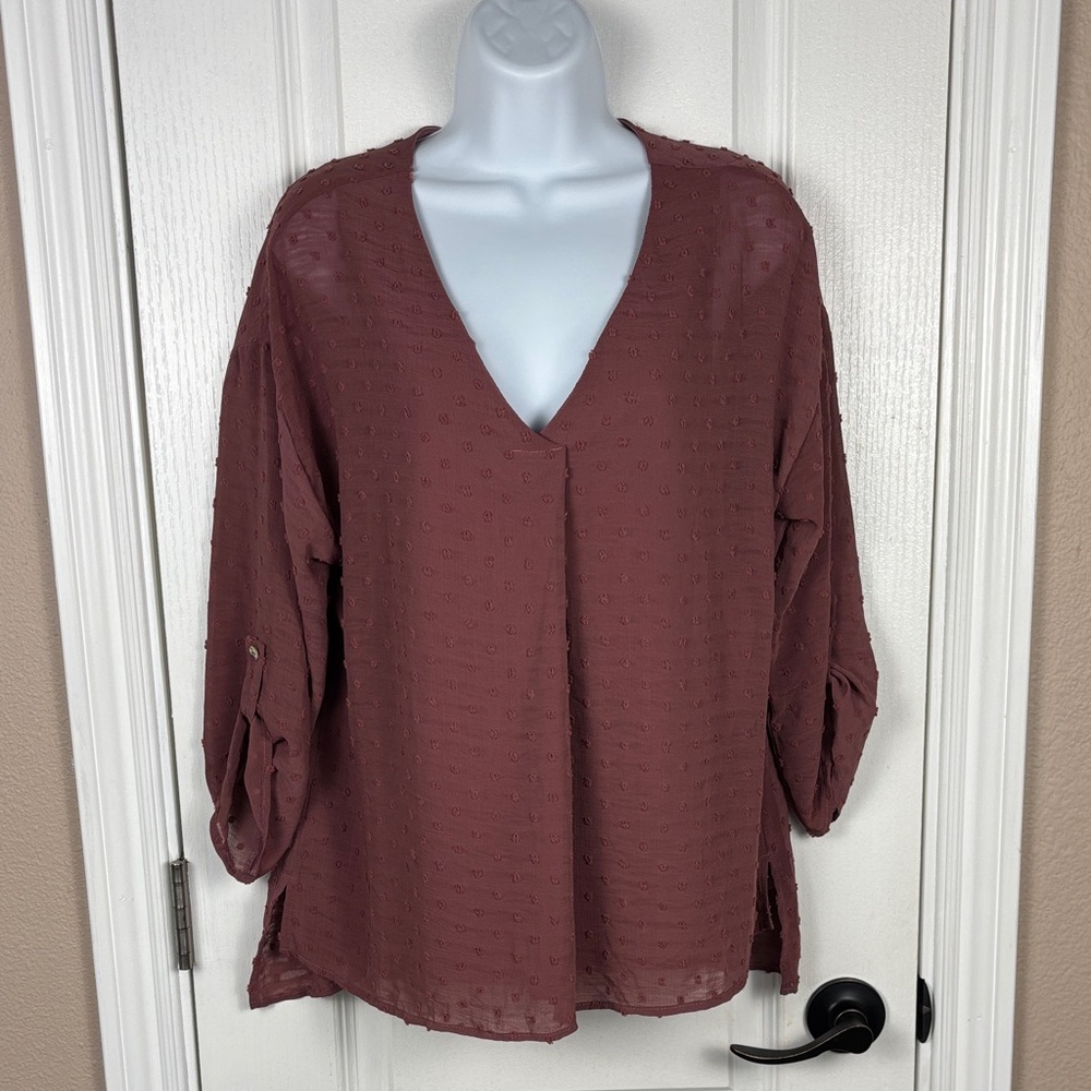 Beacon Apparel Women's Tab Sleeve Dusty Rose Textured V-Neck Blouse Size M NWOT